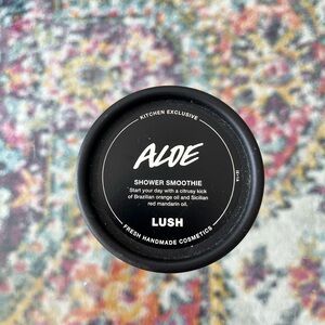 LUSH ULTRA RARE KITCHEN EXCLUSIVE ALOE Shower Smoothie